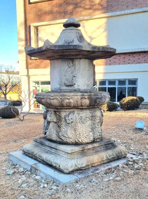 대구 산격동 연화 운룡장식 승탑 (大邱 山格洞 蓮花 雲龍裝飾 僧塔).jpg