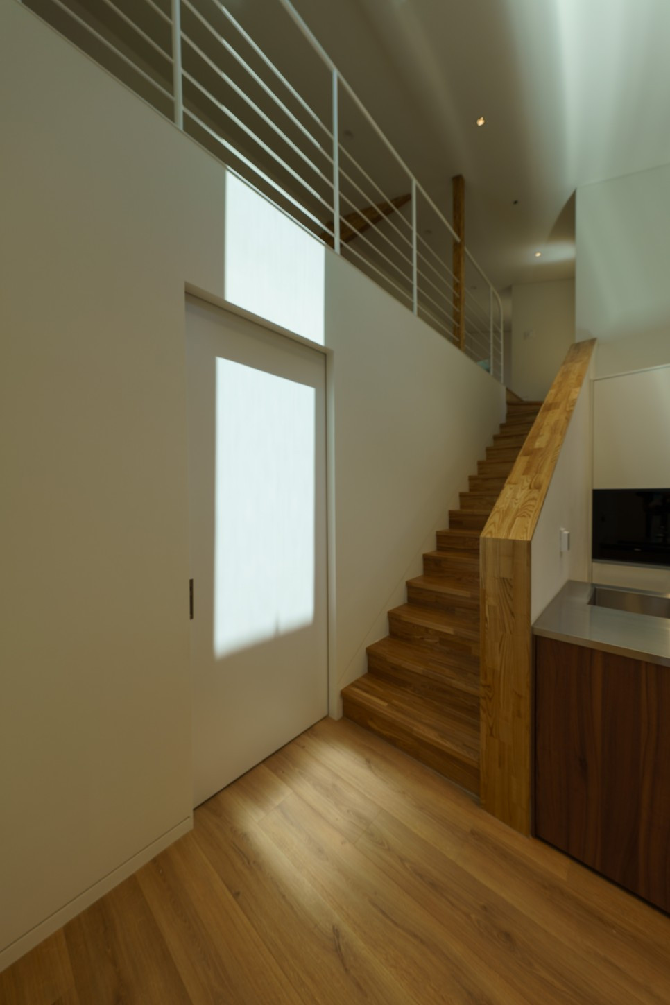 4_6_2 막힌슬라이딩도어를 닫음_들어오지말라는 무언의 의미전달.jpg