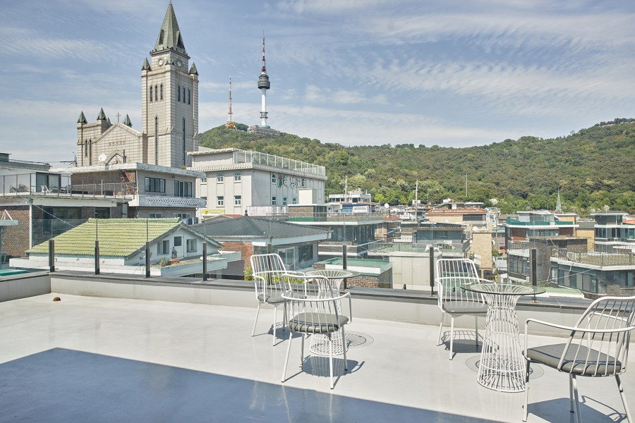 해방공간 낮 루프.jpg