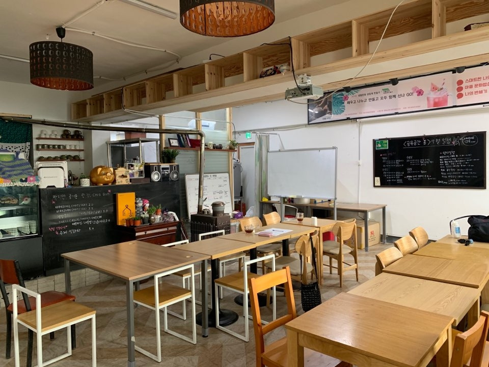 공유공간봄_나무인테리어_박호연.jpg