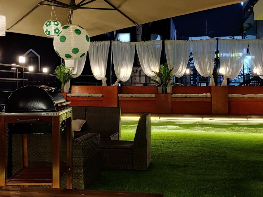 신촌 루프탑1.jpg