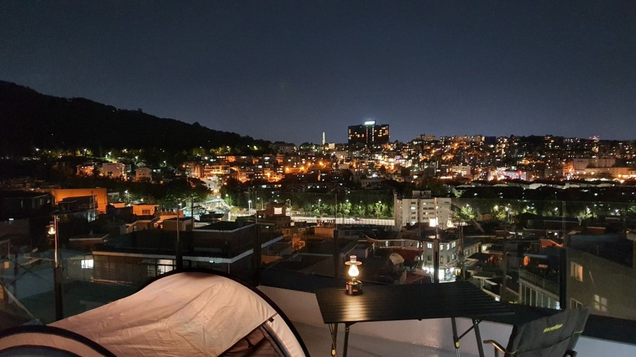 해방공간 밤 루프.jpg