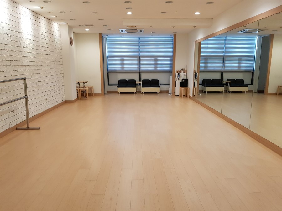 정자동 댄스스튜디오.jpg