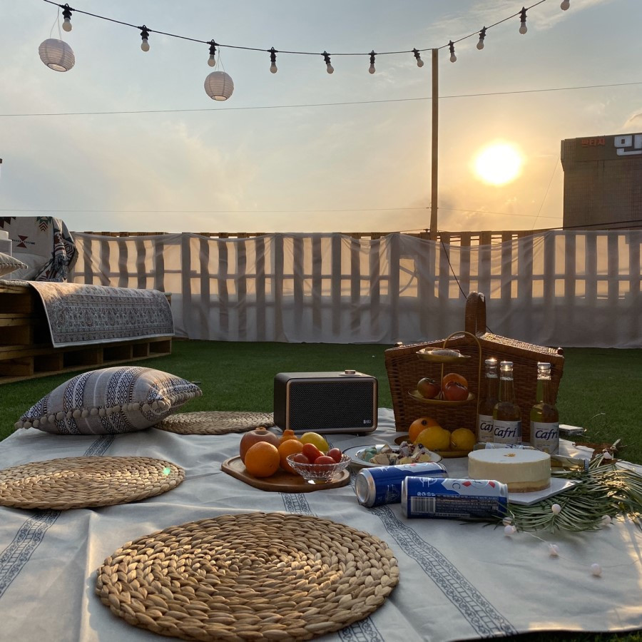 어라운드더문 루프피크닉.jpg