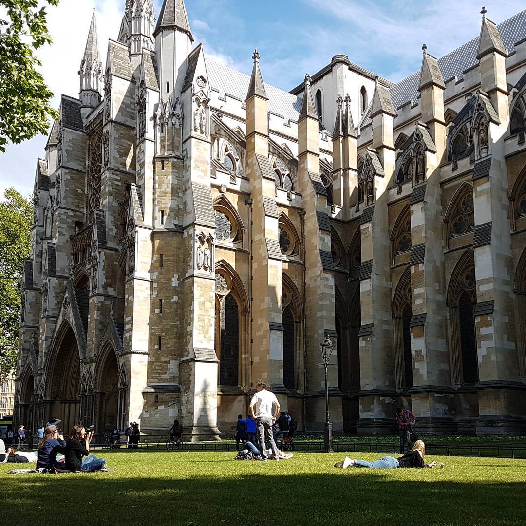 18579471_427228740980207_7178090893759479808_n (1).jpg