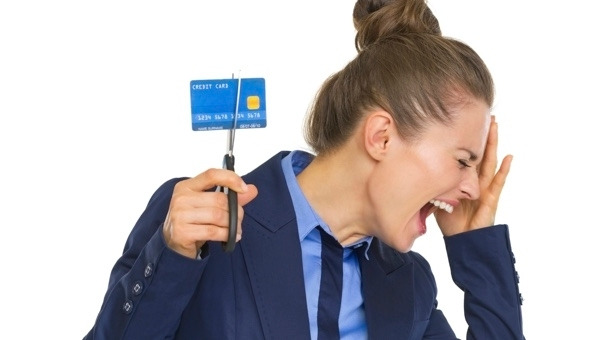 woman_cutting_card_000037695864.jpg