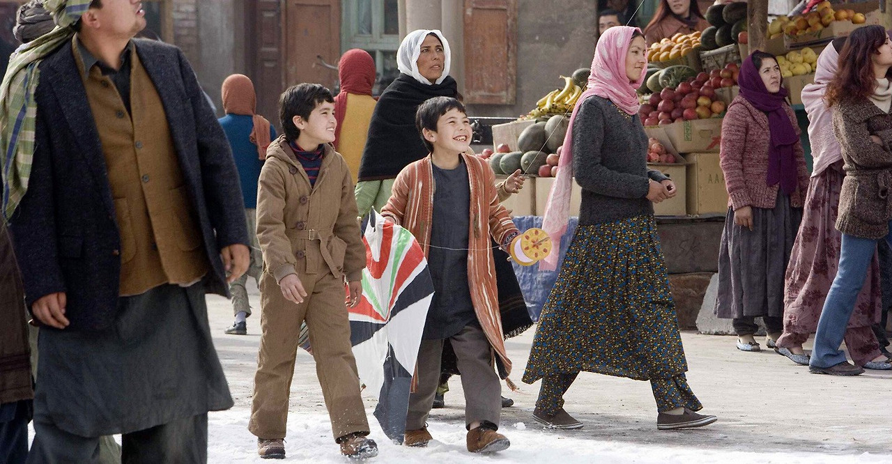 연을 쫓는 아이 2.jpg