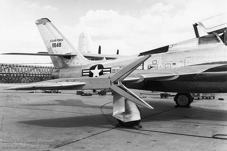 LMTAS 26-1804 RF-84F 51-1848 right wing tip right front l_(air and space.com).jpg