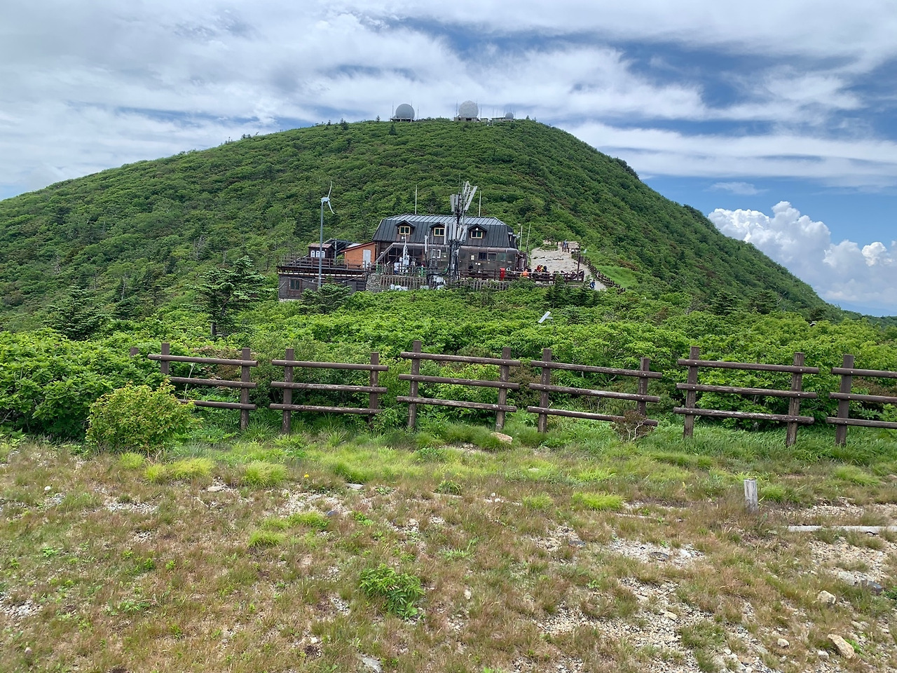 설악산 중청대피소.jpg