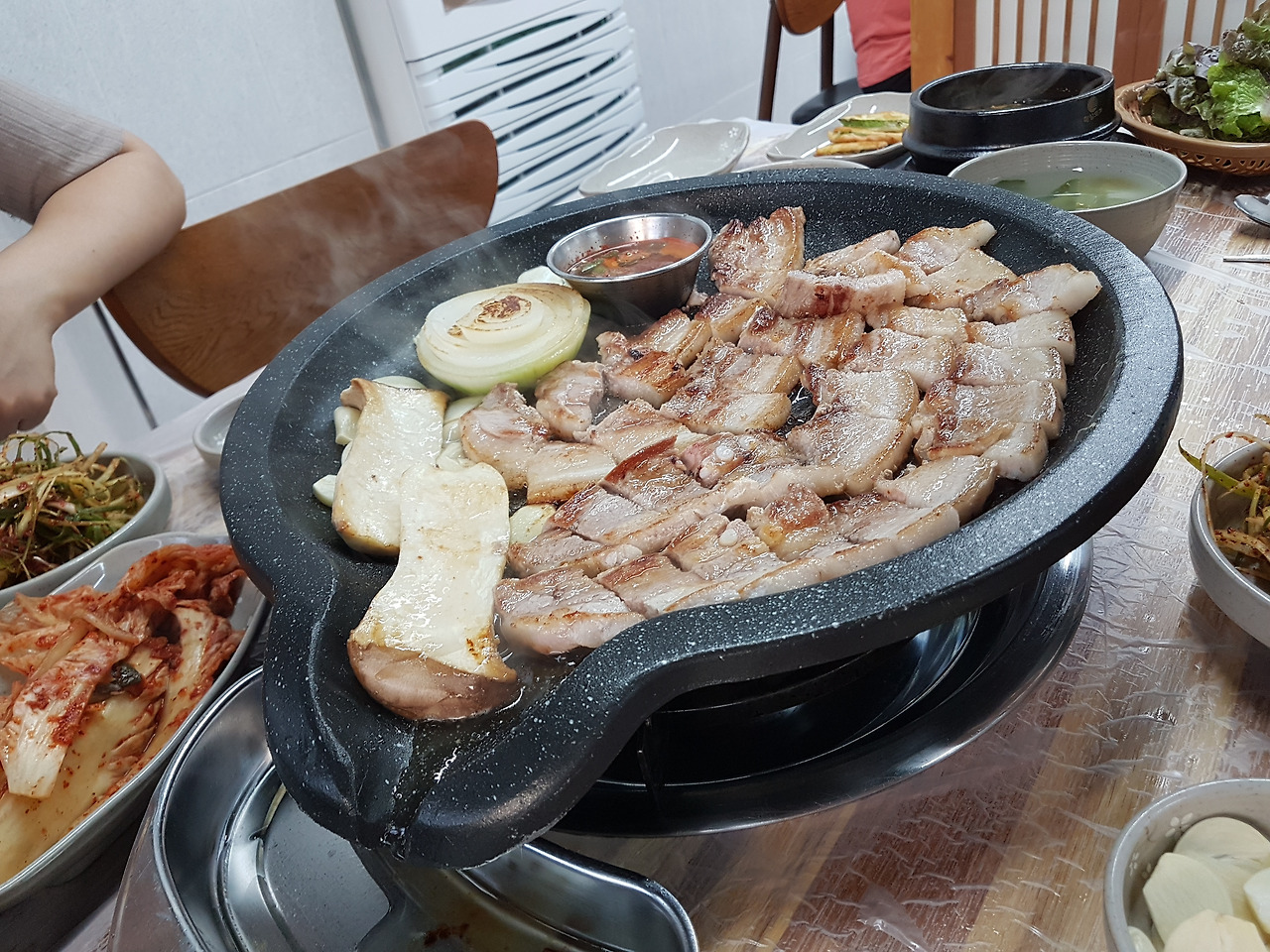 삼겹살에 소주 한 잔