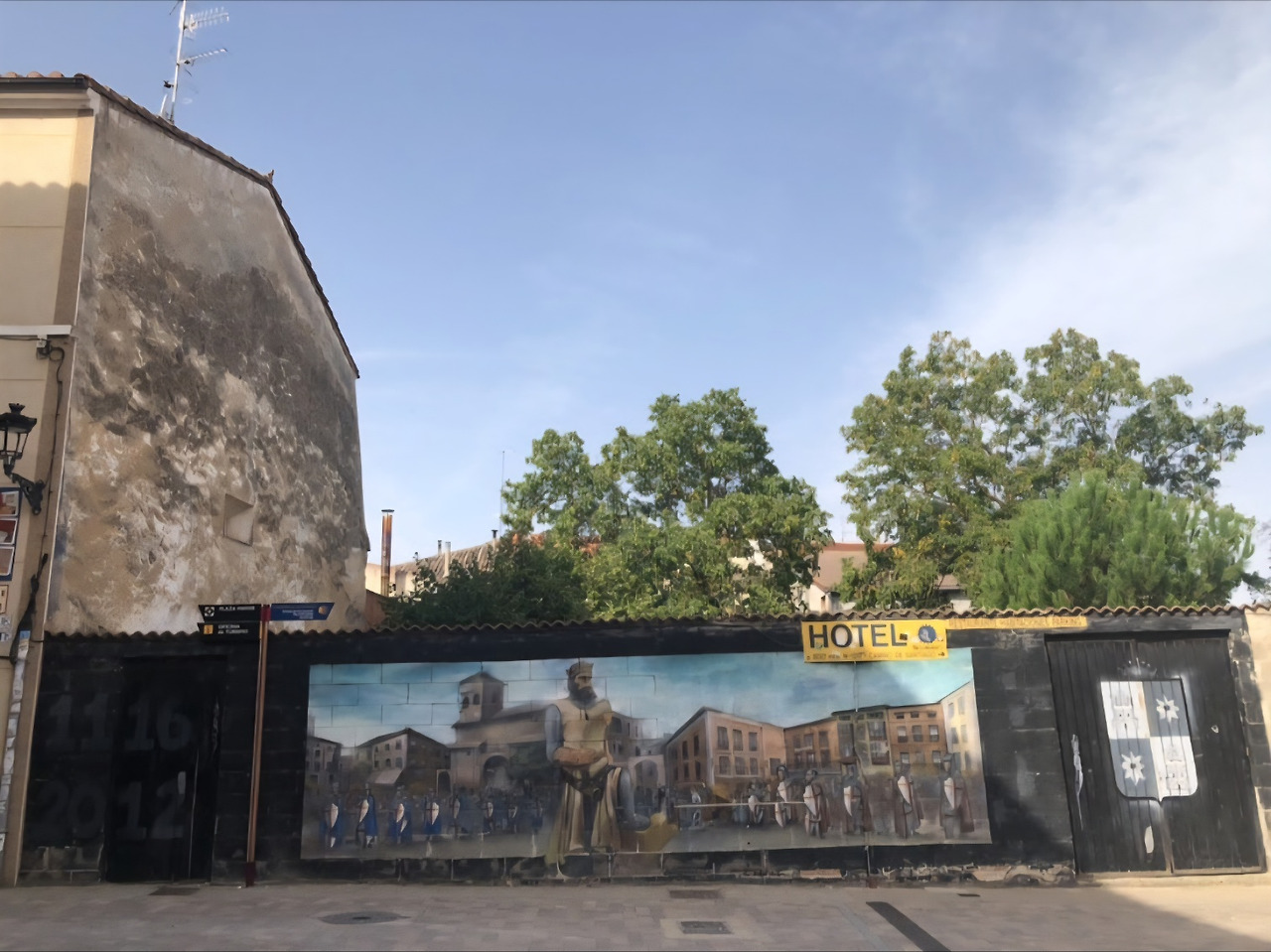 KakaoTalk_20251130_벨로라도 벽화.jpg