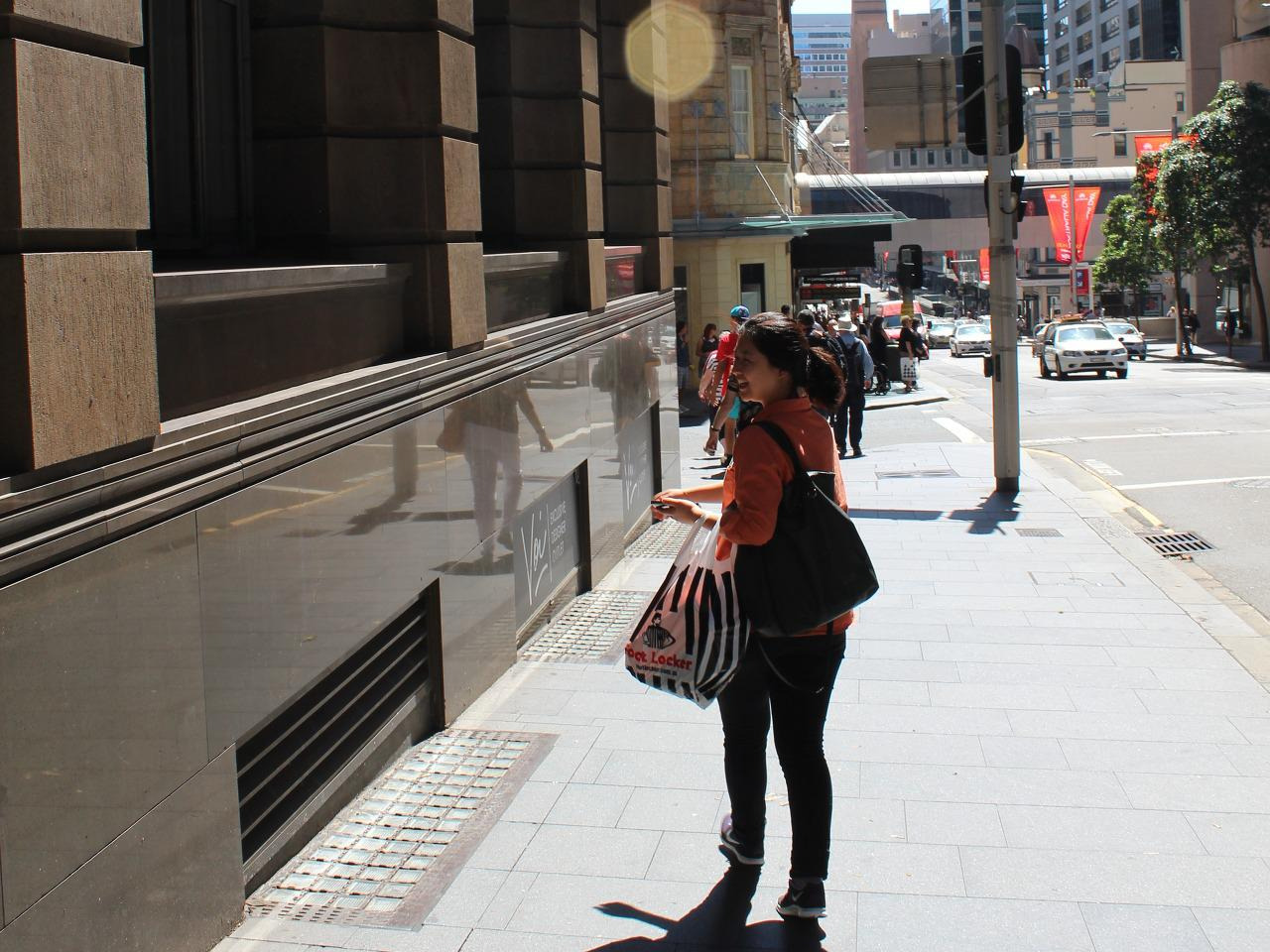 수지 길에서 웃움.jpg