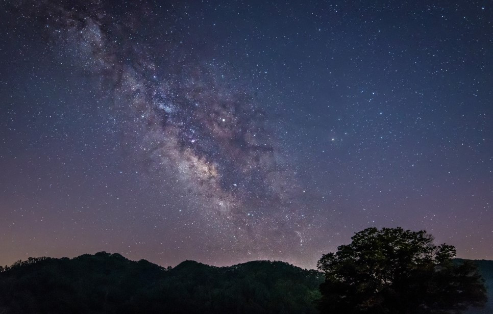 the-milky-way-2544746_1920.jpg