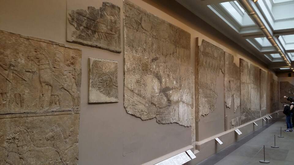 아슈르바니팔 왕, 세나케리브 왕의 궁전 부조.jpg