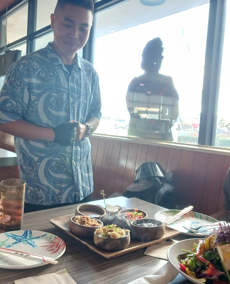 하와이언 웨이터.jpg