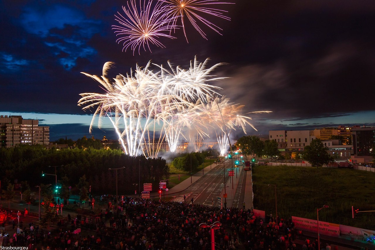 스트라스부르 불꽃.jpg