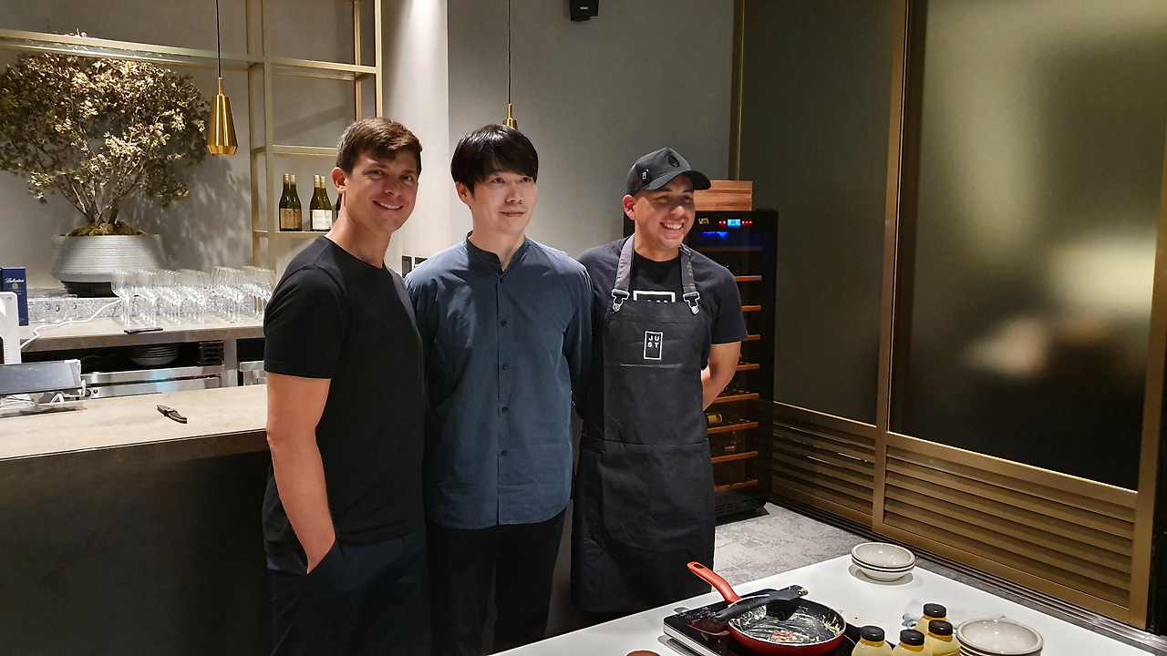 테트릭ceo와 셰프 두명.jpg