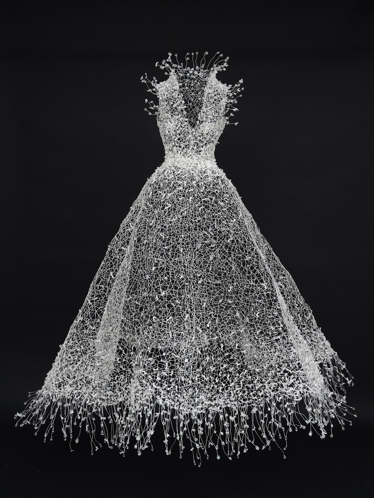 백매, 2024, 철사, 비즈.jpg