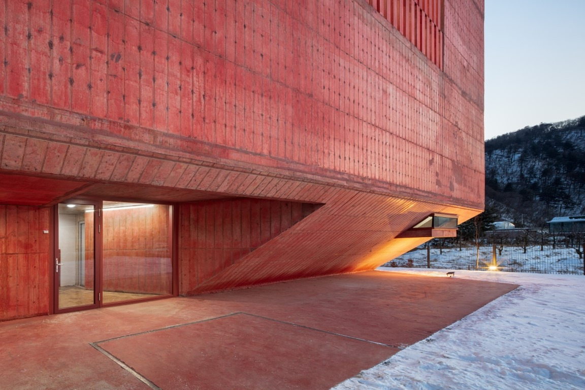 04_주출입구 (Medium).jpg