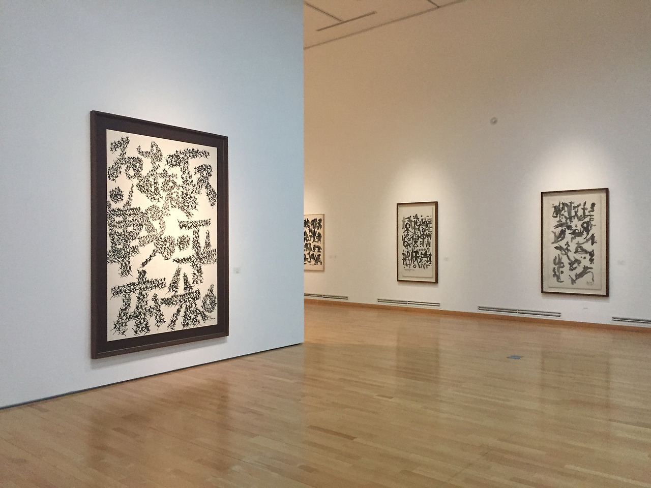 전북도립미술관 '수묵정신'의 이응노 작품들.jpg