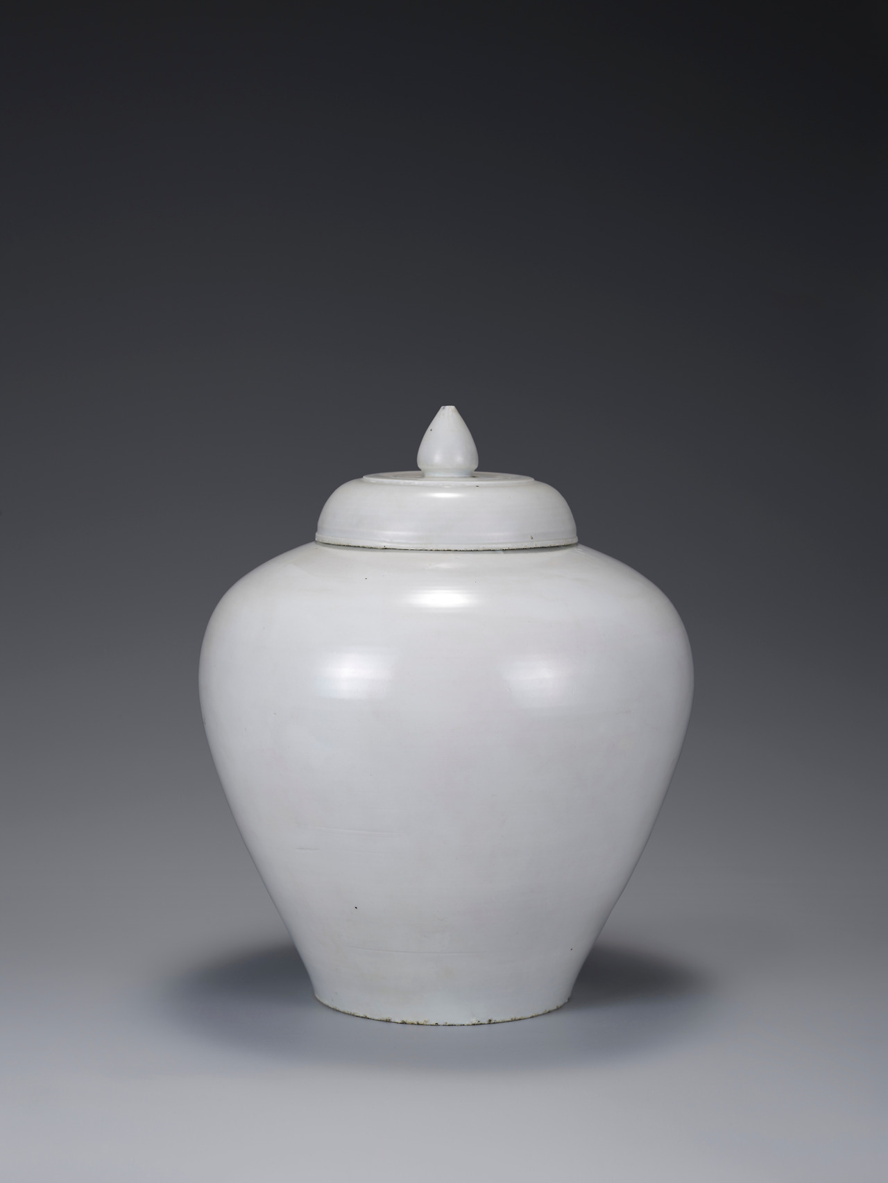 05) 1부_절정,조선백자_백자 개호 - 배경컷.jpg