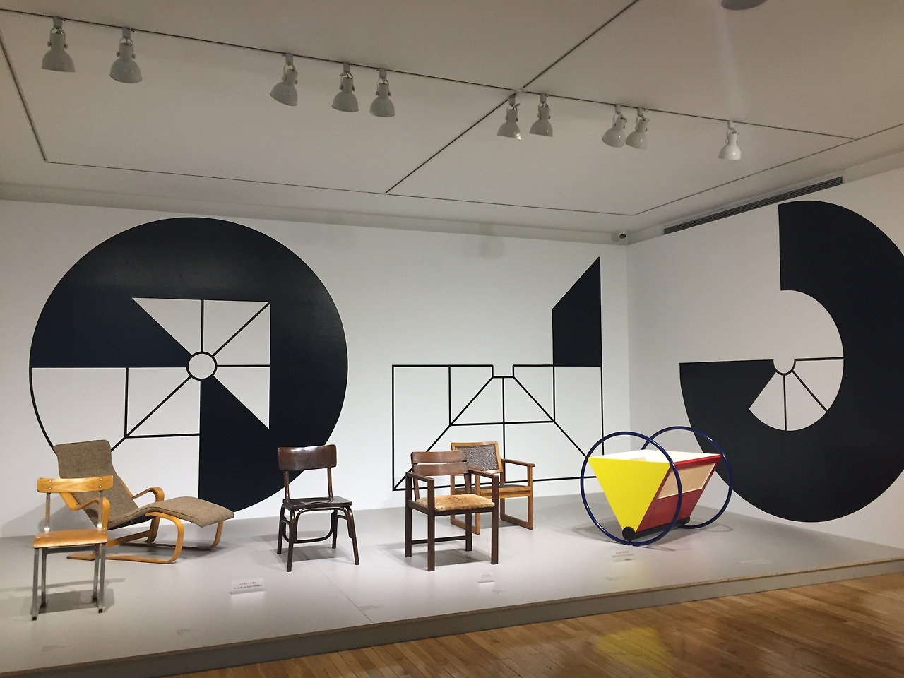 바우하우스와 현대 생활전. 3층 전시 전경.jpg