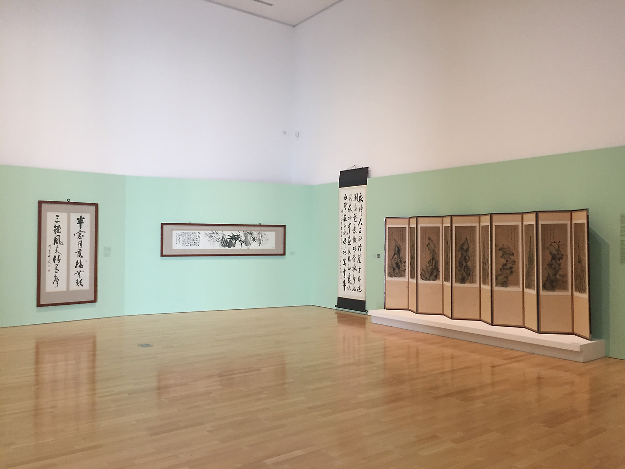 수묵정신의 뿌리를 보여주는 조선후기 서예가들의 작품..jpg