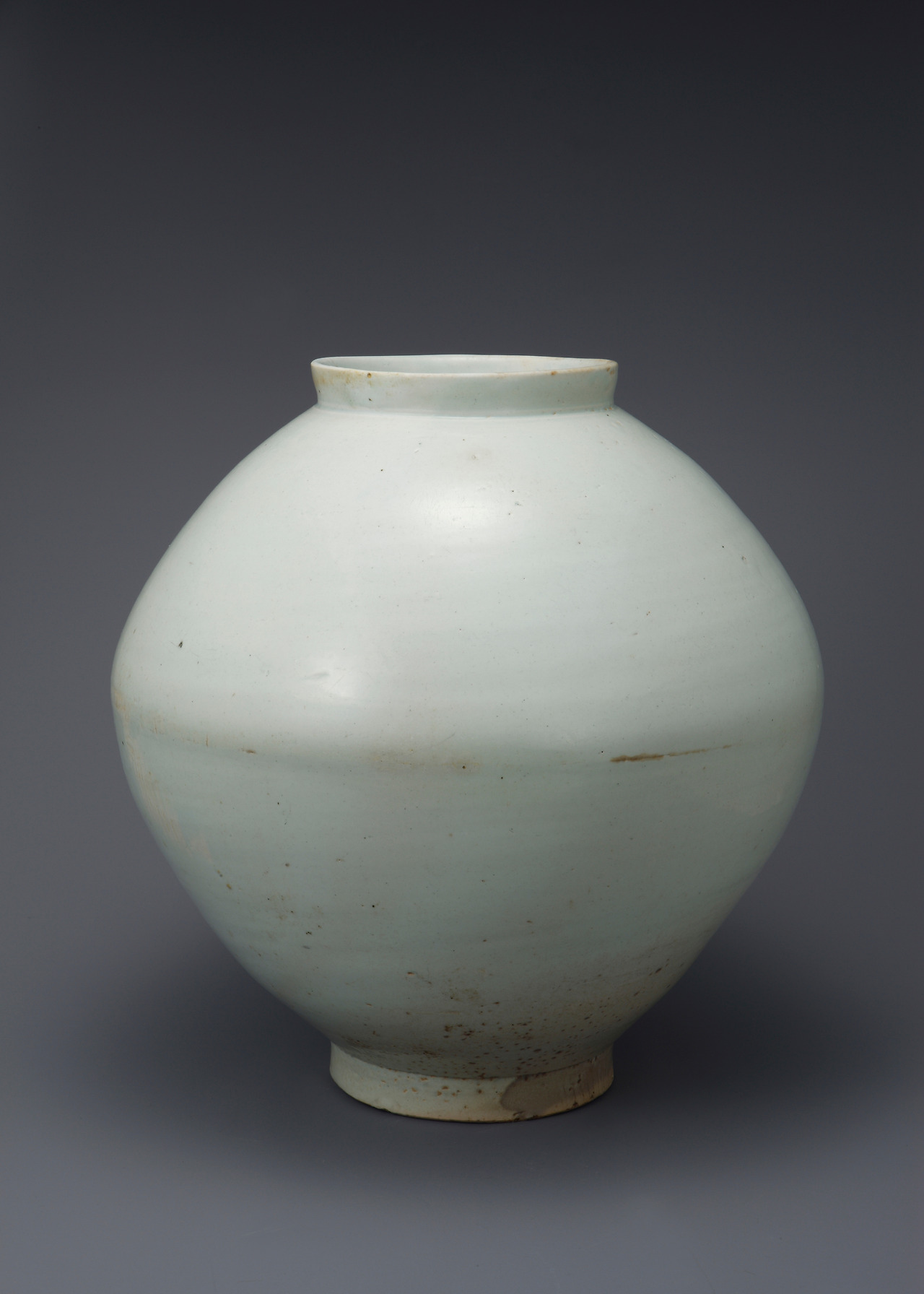 06) 1부_절정,조선백자_백자 달항아리 - 배경컷.jpg