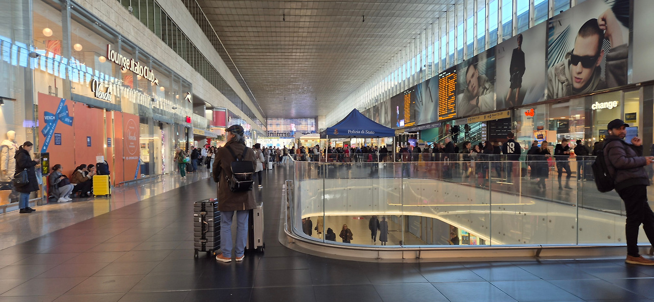 로마의 중심 트리미니역.jpg