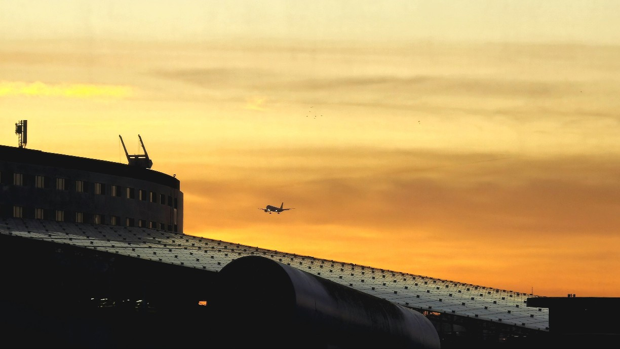 샤를 드골 공항에서 본 일몰 2.jpg