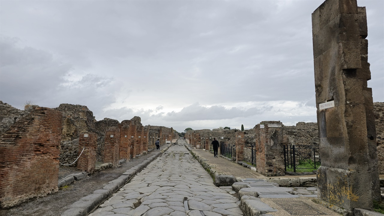 폼페이의 도로.jpg