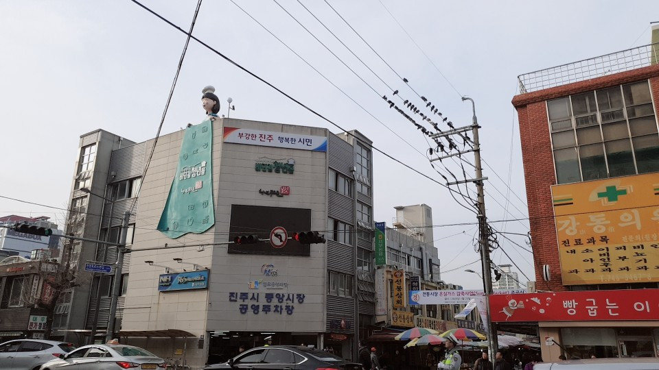 중앙시장 주차장.jpg