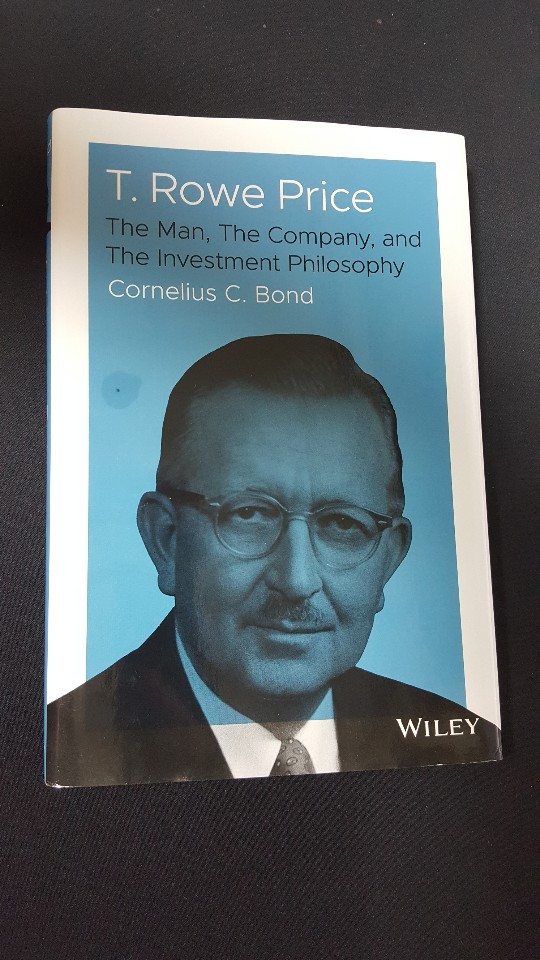 T. 로우 프라이스 책 폰으로 찍은 것.jpg