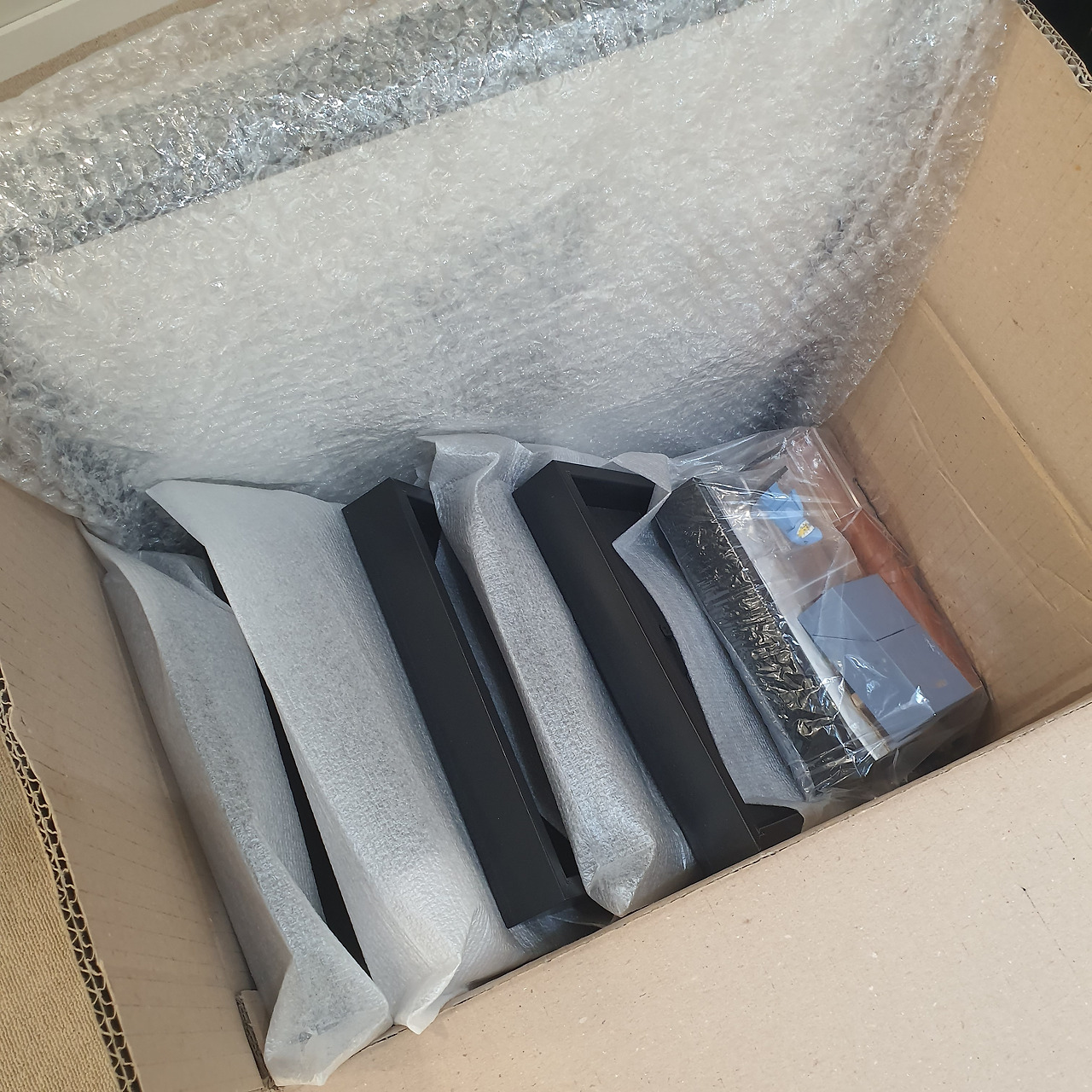 전시 마무리 후 사진.jpg