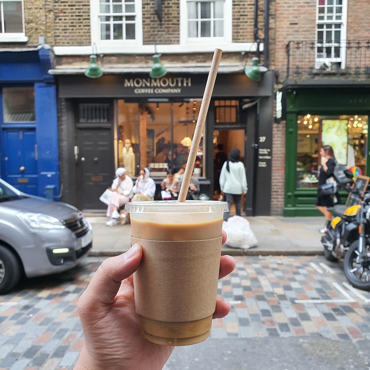 몬모스 라떼.jpg