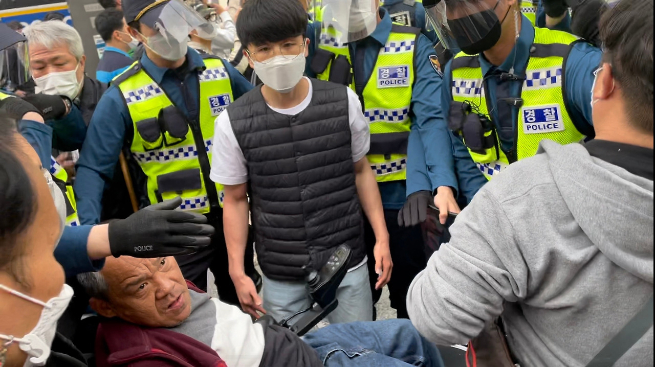 활동가들의 눈빛.jpg