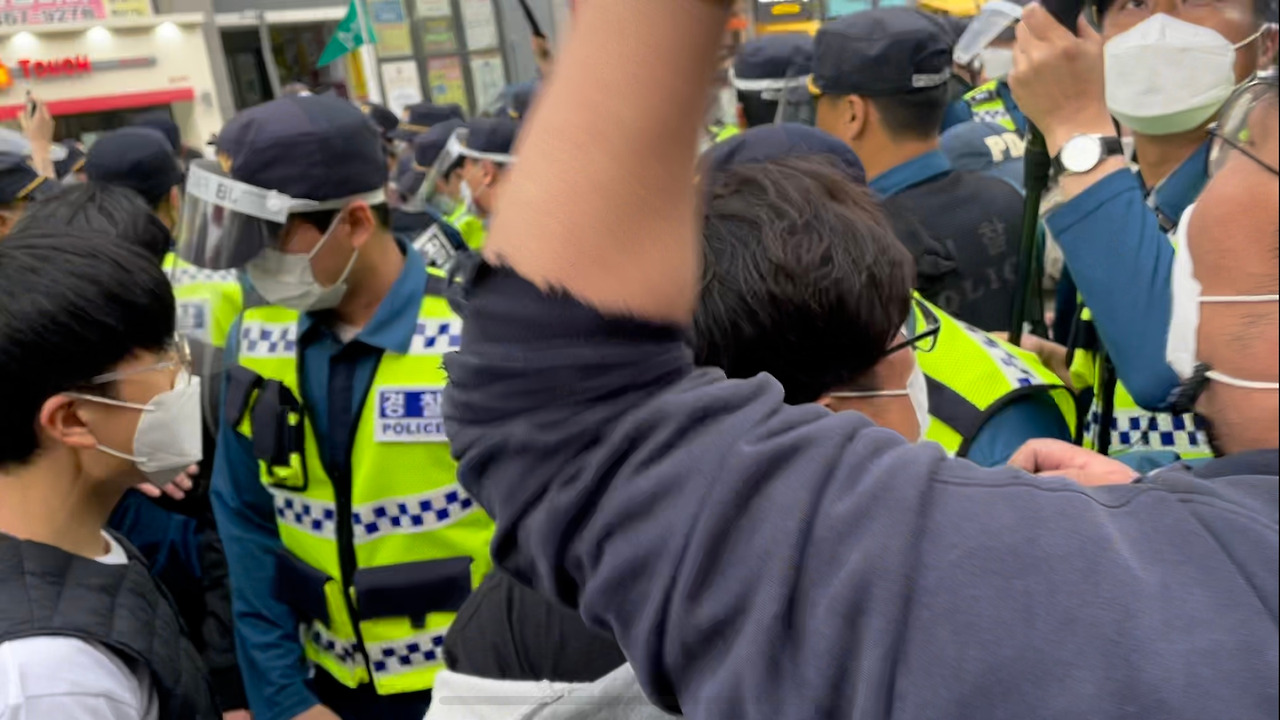 활동가의 팔뚝.jpg