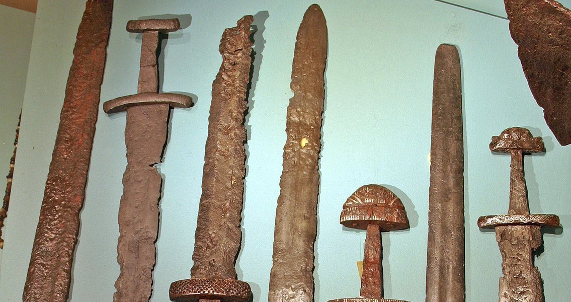 viking-swords-at-bergen-museum-2.jpg