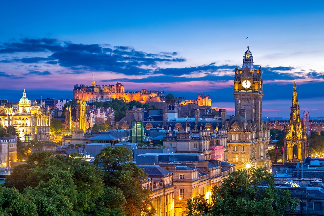 Edinburgh-skyline[1].jpg