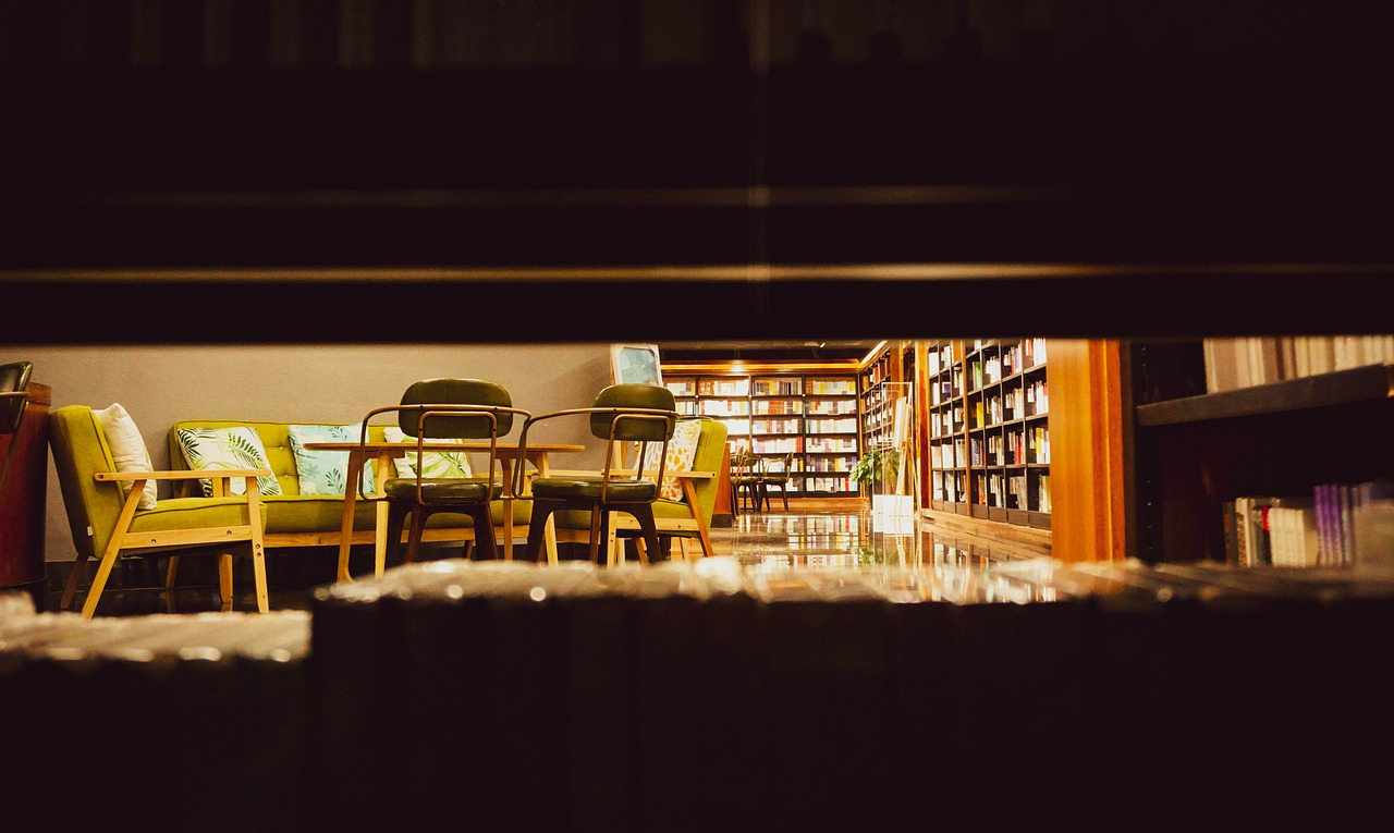 library-5462350_1280.jpg