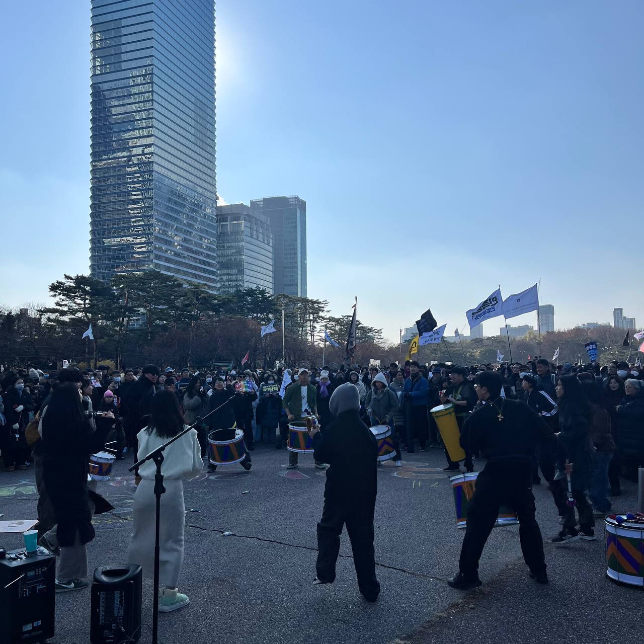 1. 광장 공연.jpg