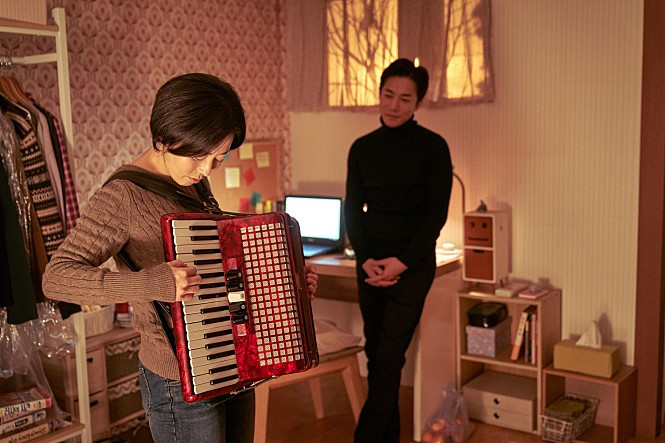 스승 장국영과 하나를 배우면 열을 아는 제자 찬실이.jpg