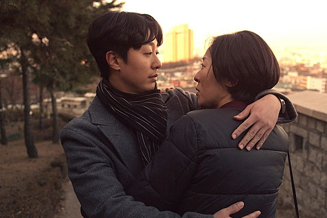 돌담길의 찬실이와 영이.jpg