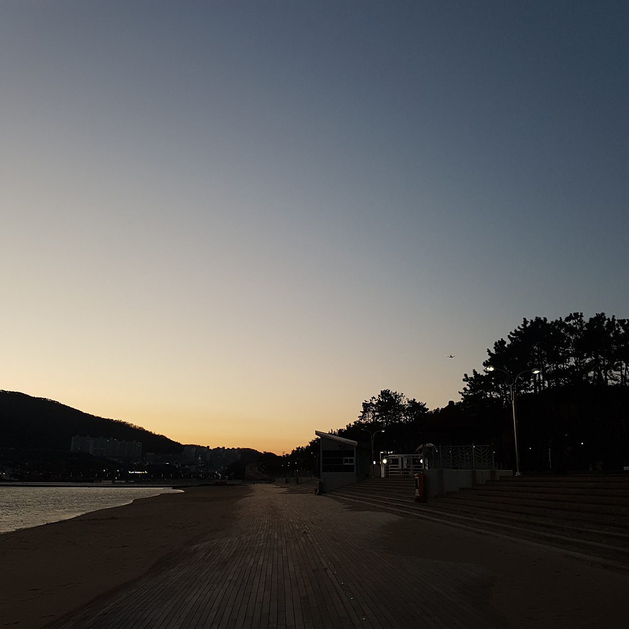 1 바다 빈 해변.jpg