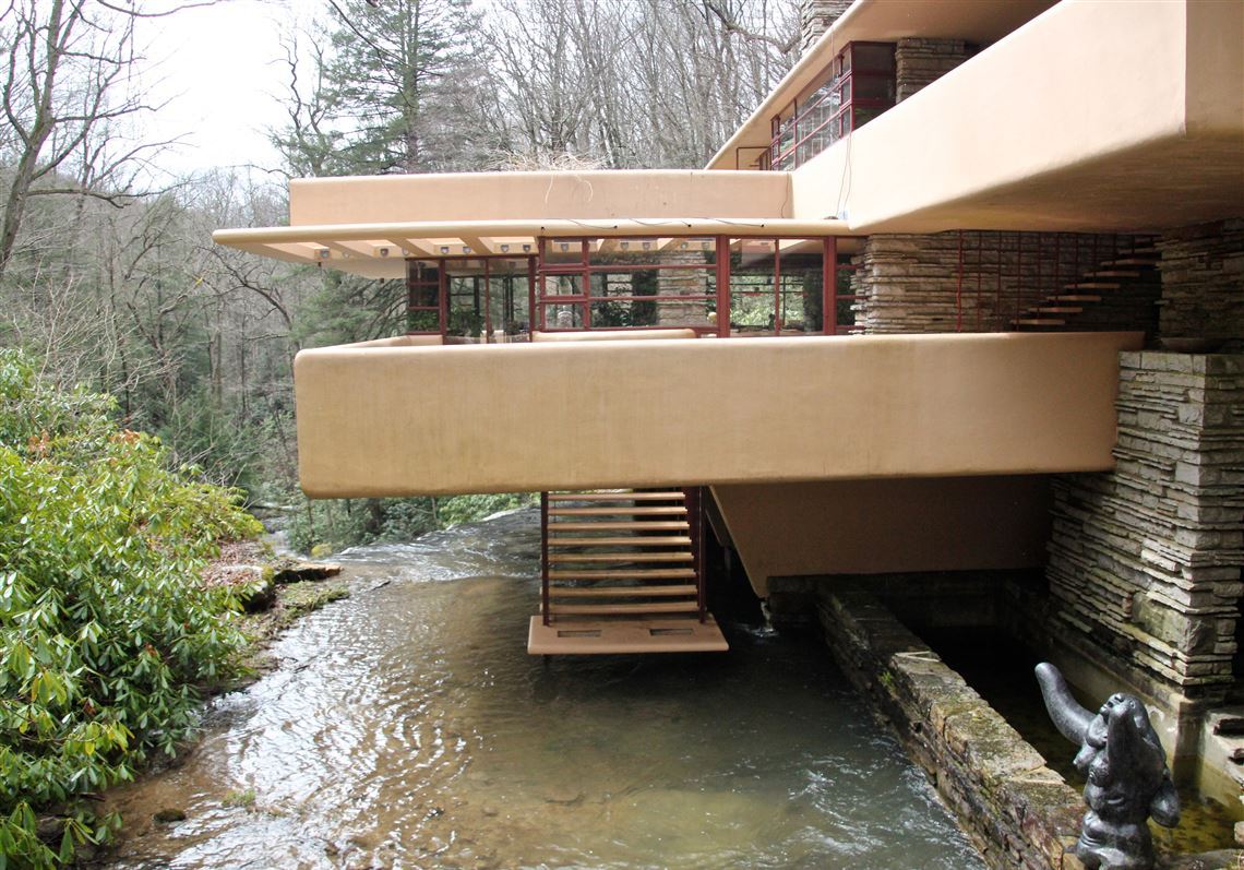 fallingwater-wright-cantilevered-distinction-1562625562.jpg