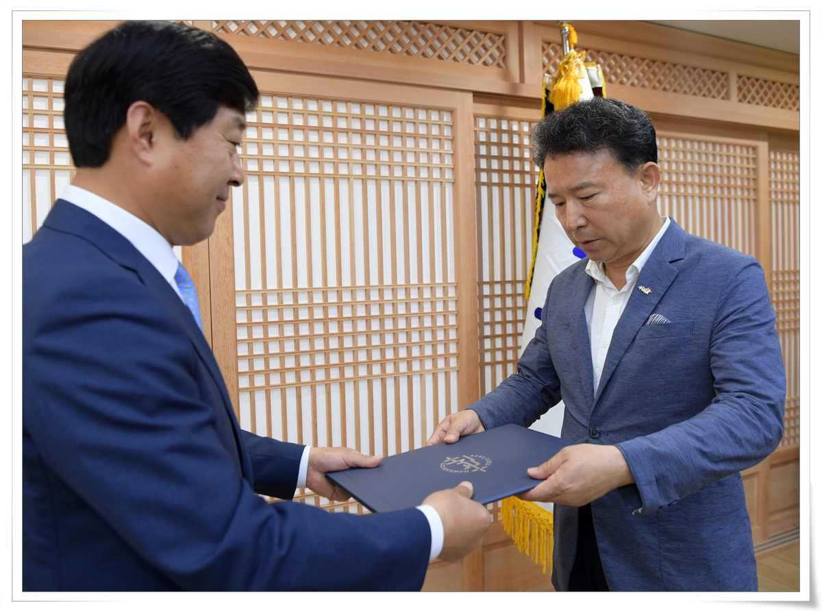 02-20전민호 동고동락국장(작게).jpg