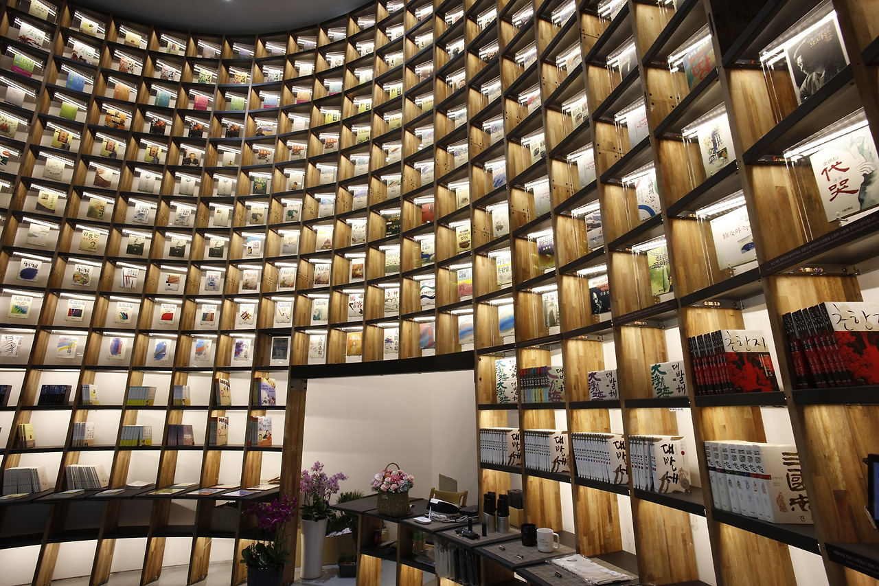 5) 북카페 설치 사진 A.jpg