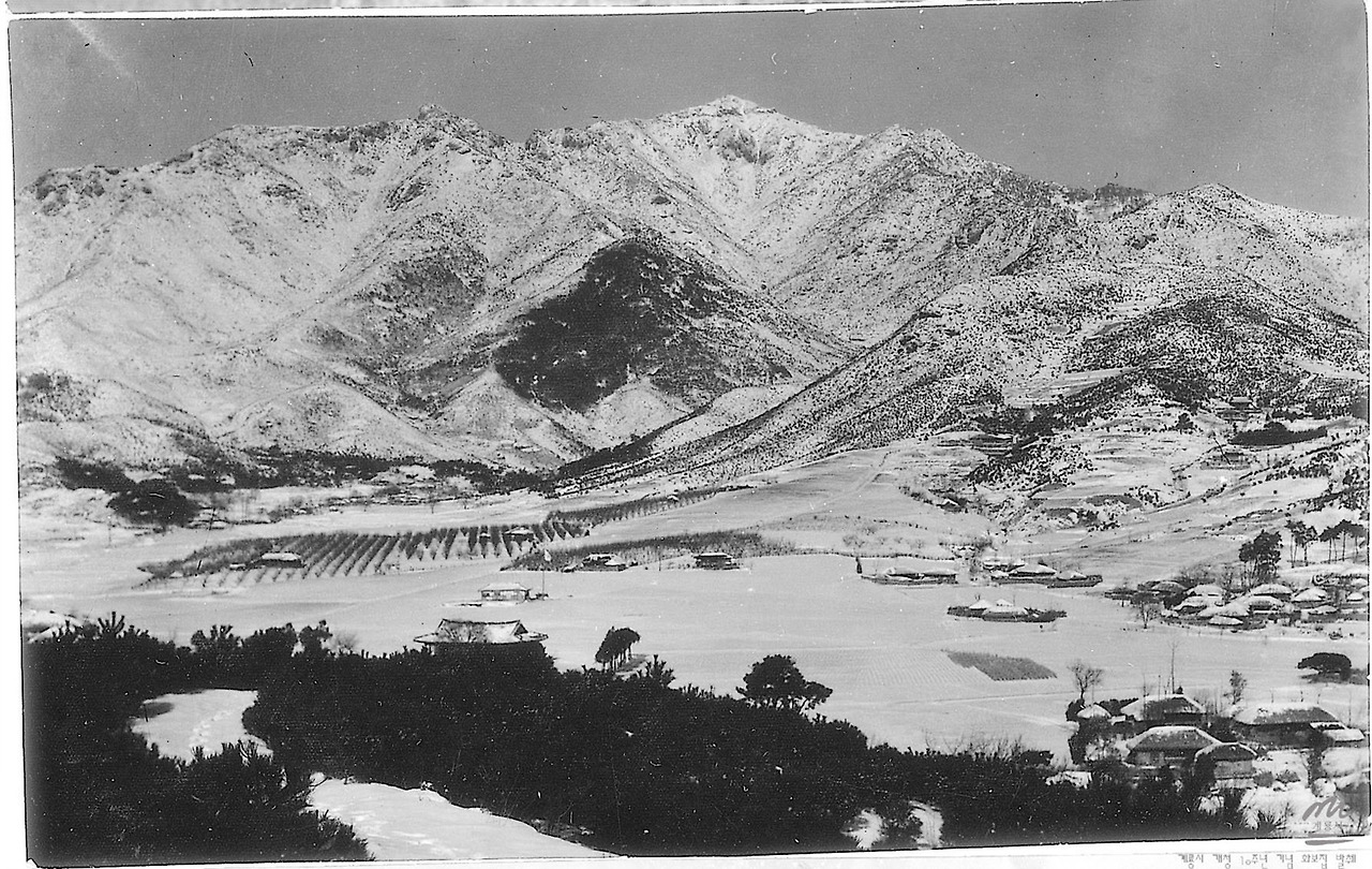 070-신도안 중봉산에서 본 백암동 설경.jpg