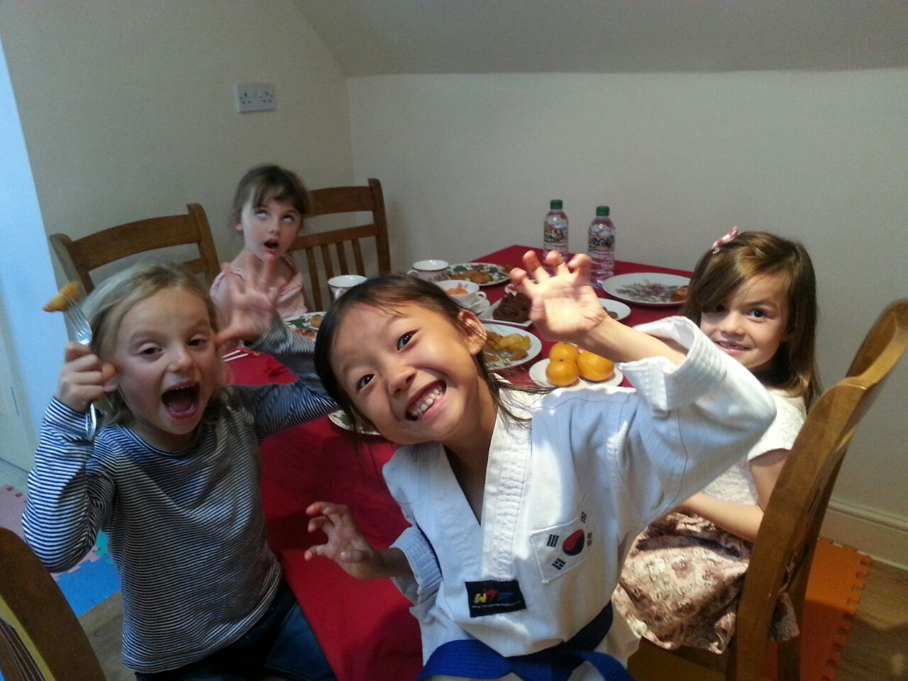 나연이 영국.jpg