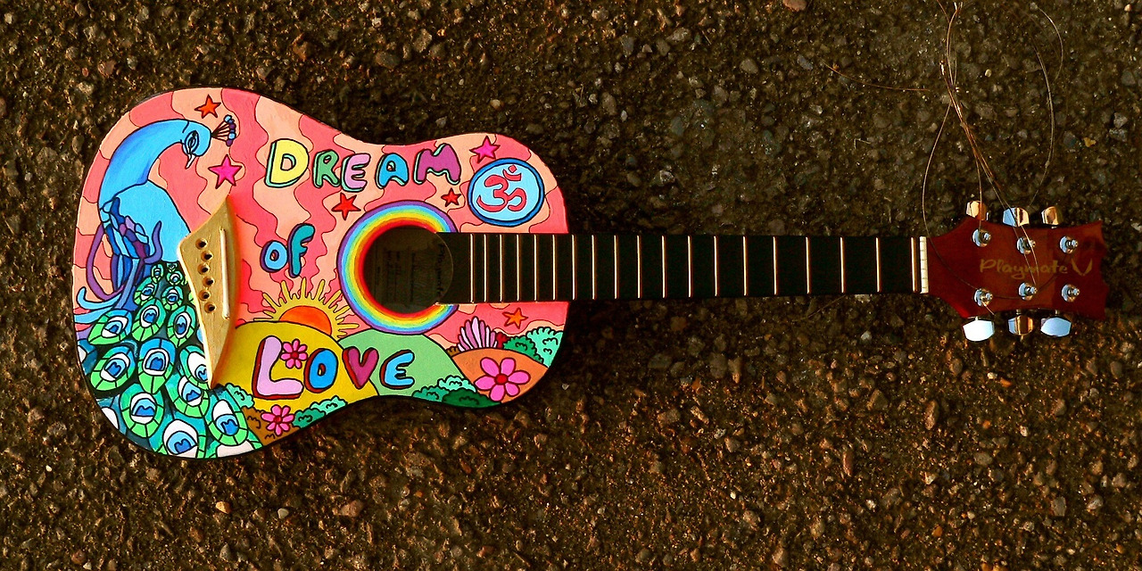 painted-guitar-1087209_1920.jpg
